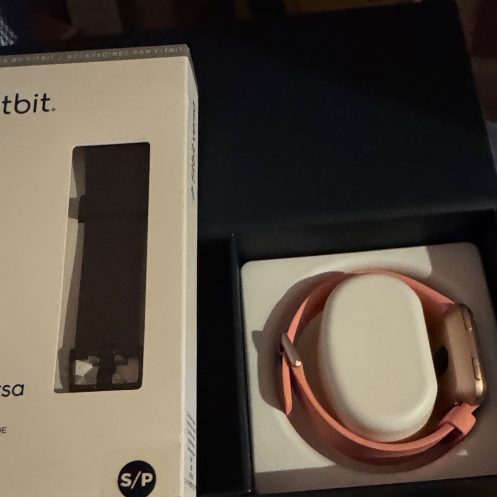 Fitbit Versa Smartwatch - Coral